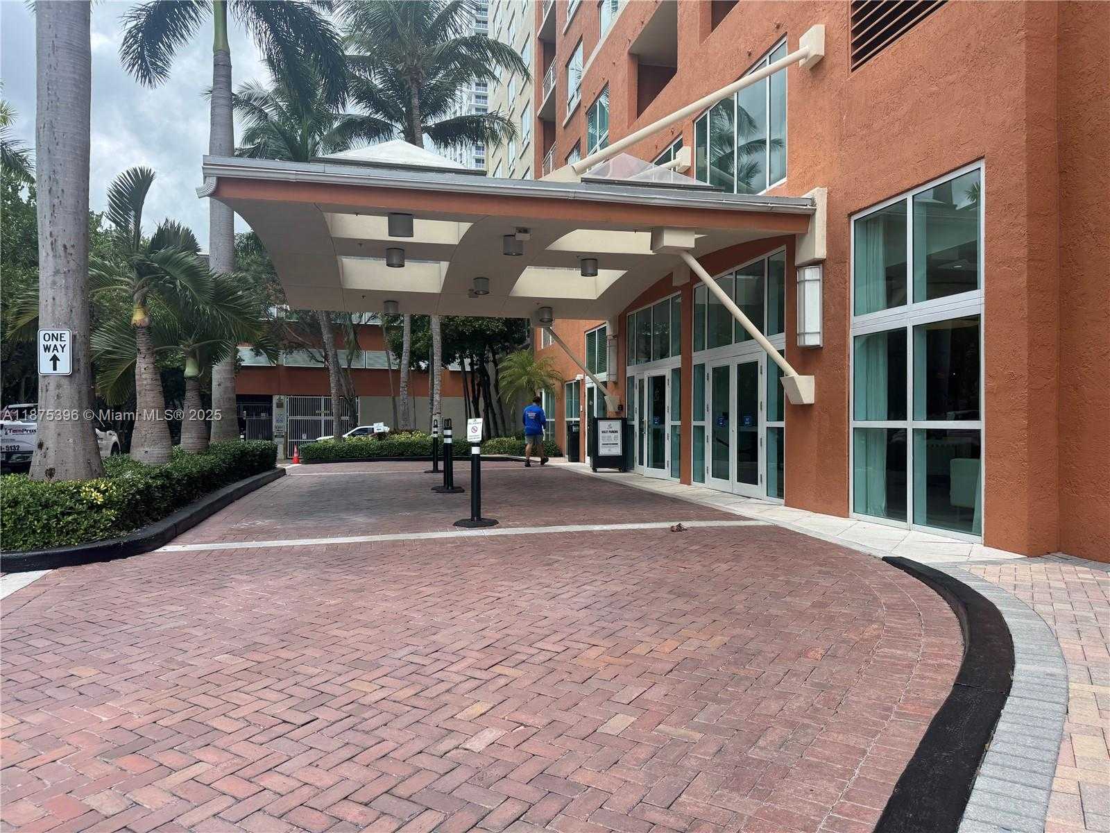 Small Image of 2000 NORTH BAYSHORE DR #126, Miami Number 8