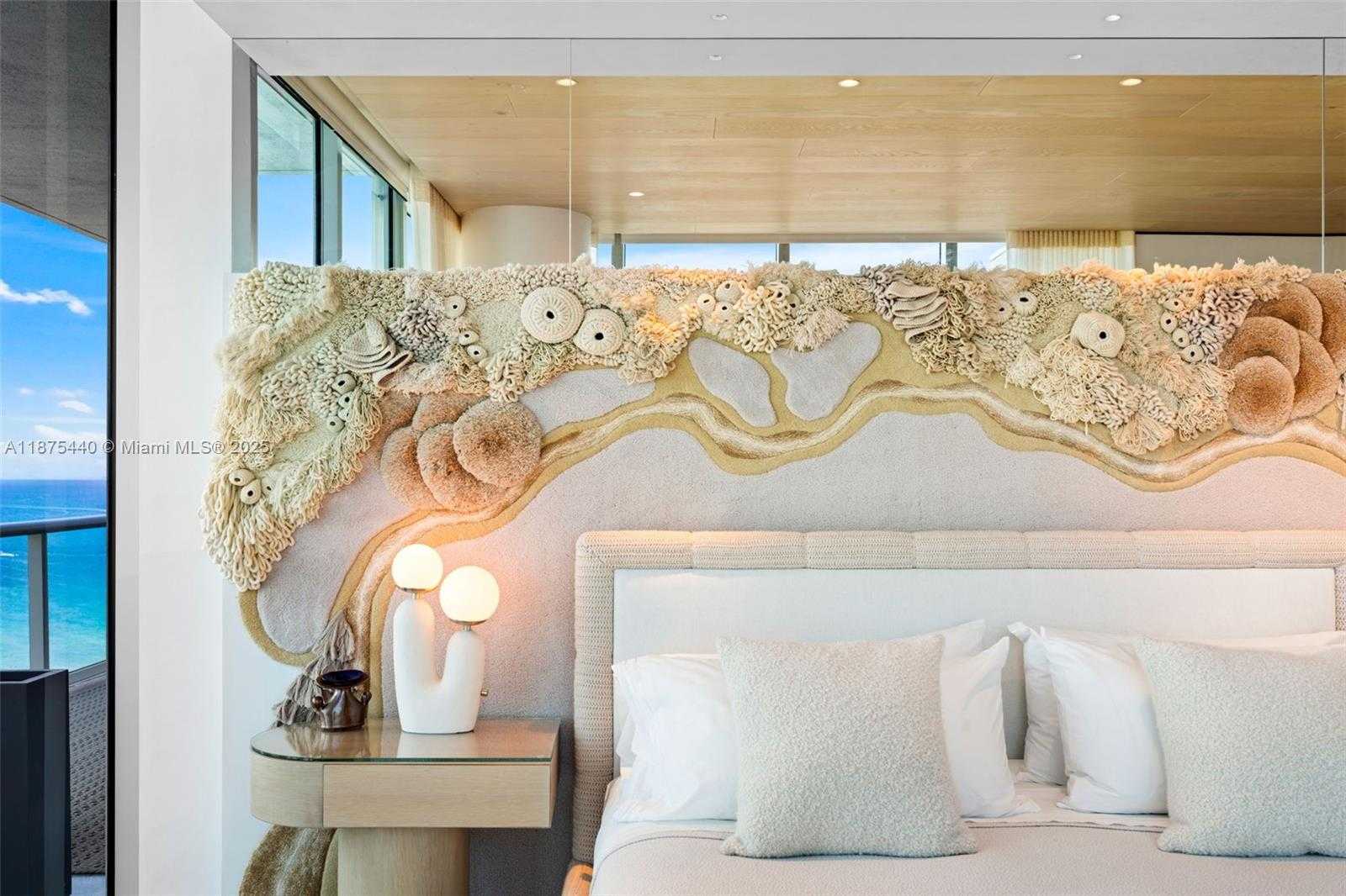 Small Image of 100 SOUTH POINTE DR #2608/2609, Miami Beach Number 13