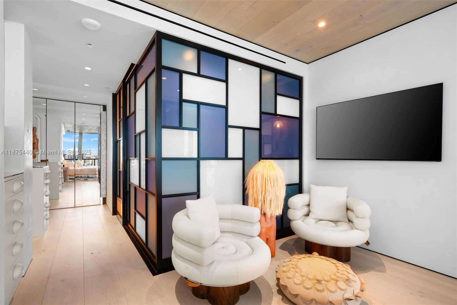 Small Image of 100 SOUTH POINTE DR #2608/2609, Miami Beach Number 15