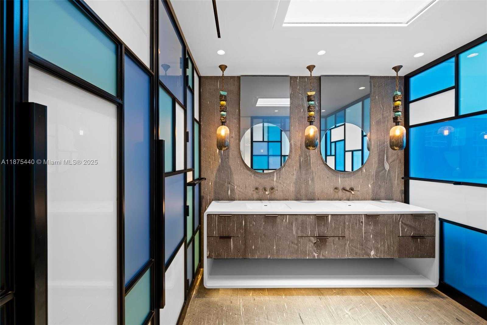 Small Image of 100 SOUTH POINTE DR #2608/2609, Miami Beach Number 16