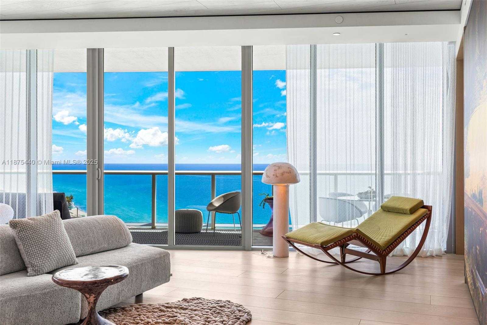 Small Image of 100 SOUTH POINTE DR #2608/2609, Miami Beach Number 3
