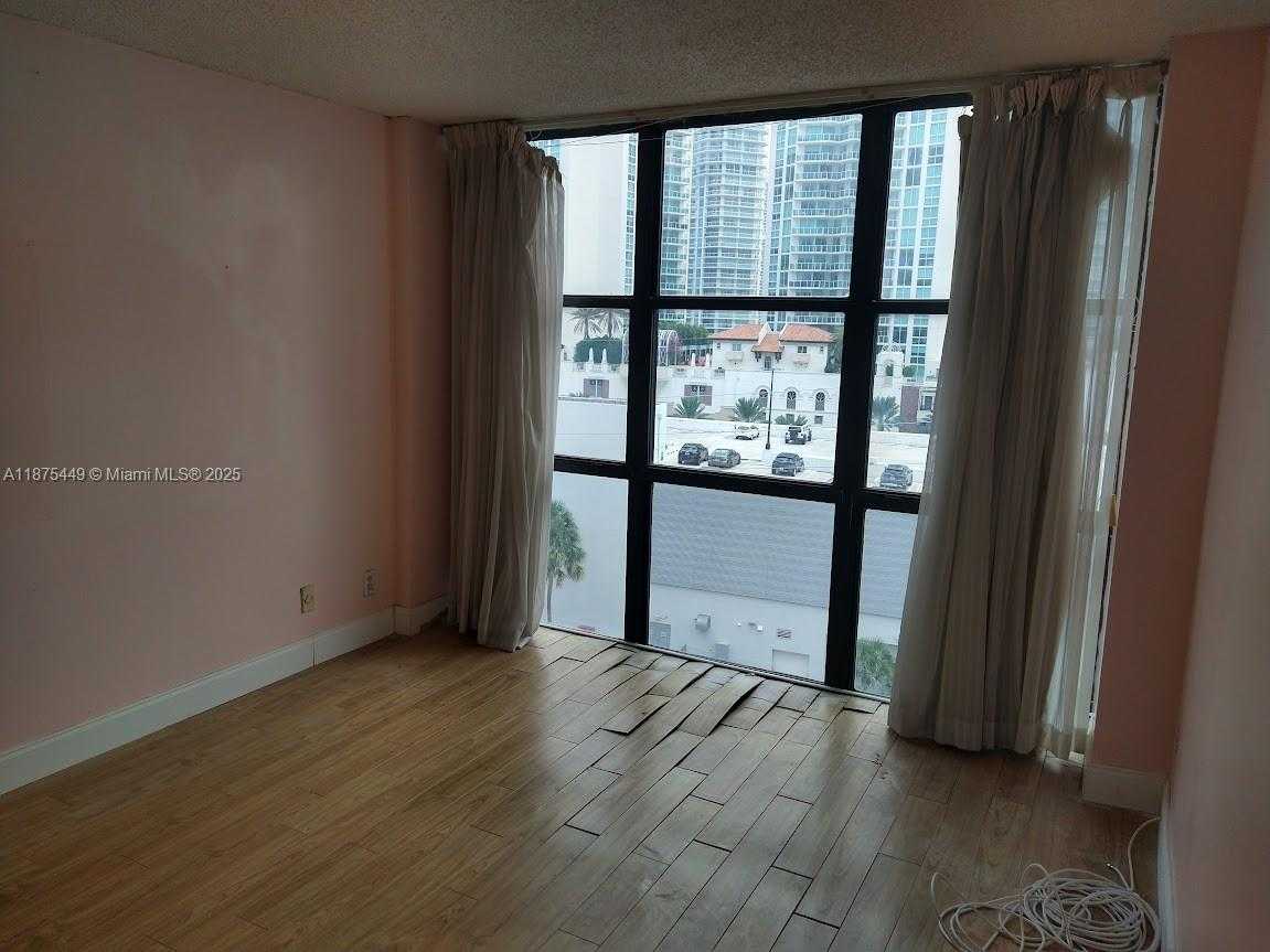 Small Image of 16909 SOUTH BAY RD #918, Sunny Isles Beach Number 10
