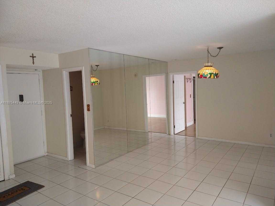 Small Image of 16909 SOUTH BAY RD #918, Sunny Isles Beach Number 16