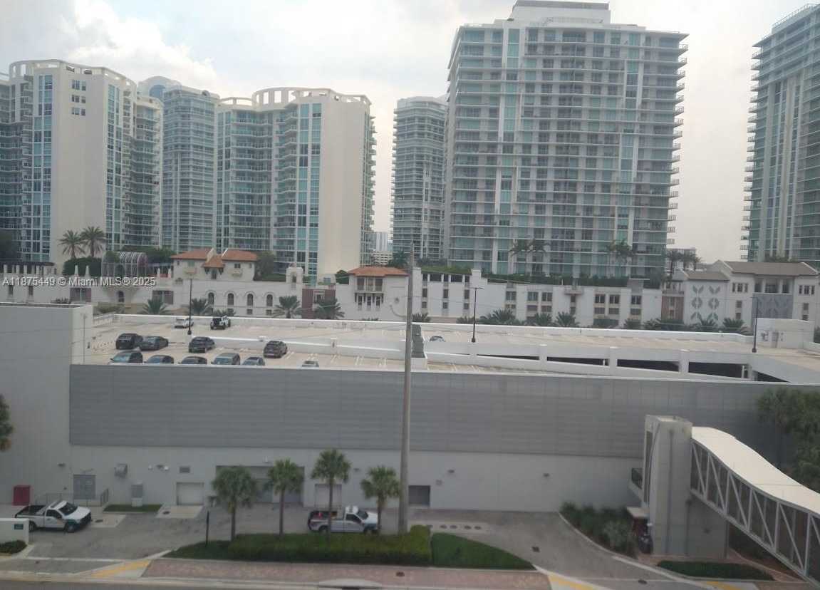 Small Image of 16909 SOUTH BAY RD #918, Sunny Isles Beach Number 17