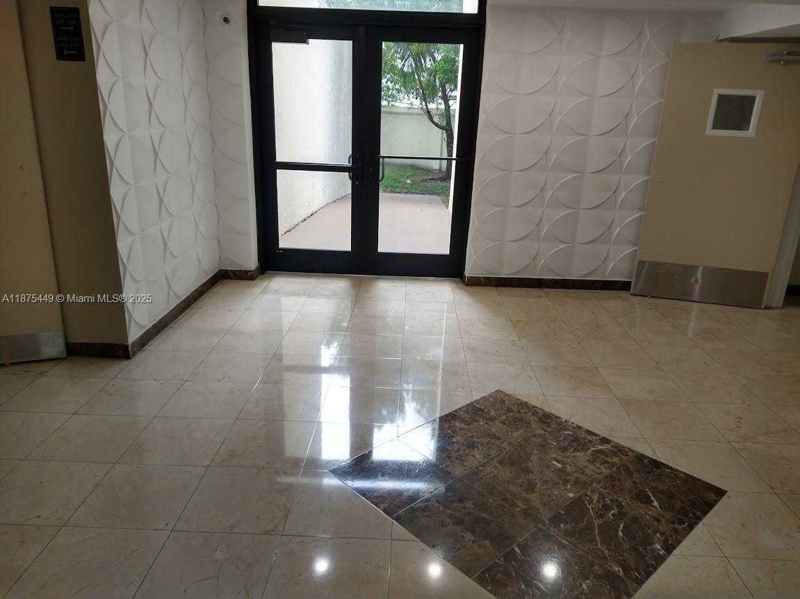 Small Image of 16909 SOUTH BAY RD #918, Sunny Isles Beach Number 5