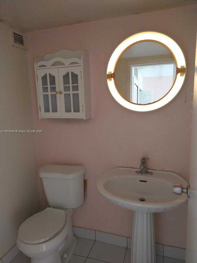 Small Image of 16909 SOUTH BAY RD #918, Sunny Isles Beach Number 9
