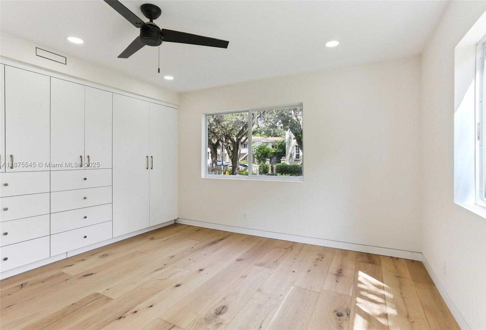 Small Image of 100 EDGEWATER DR #142, Coral Gables Number 13