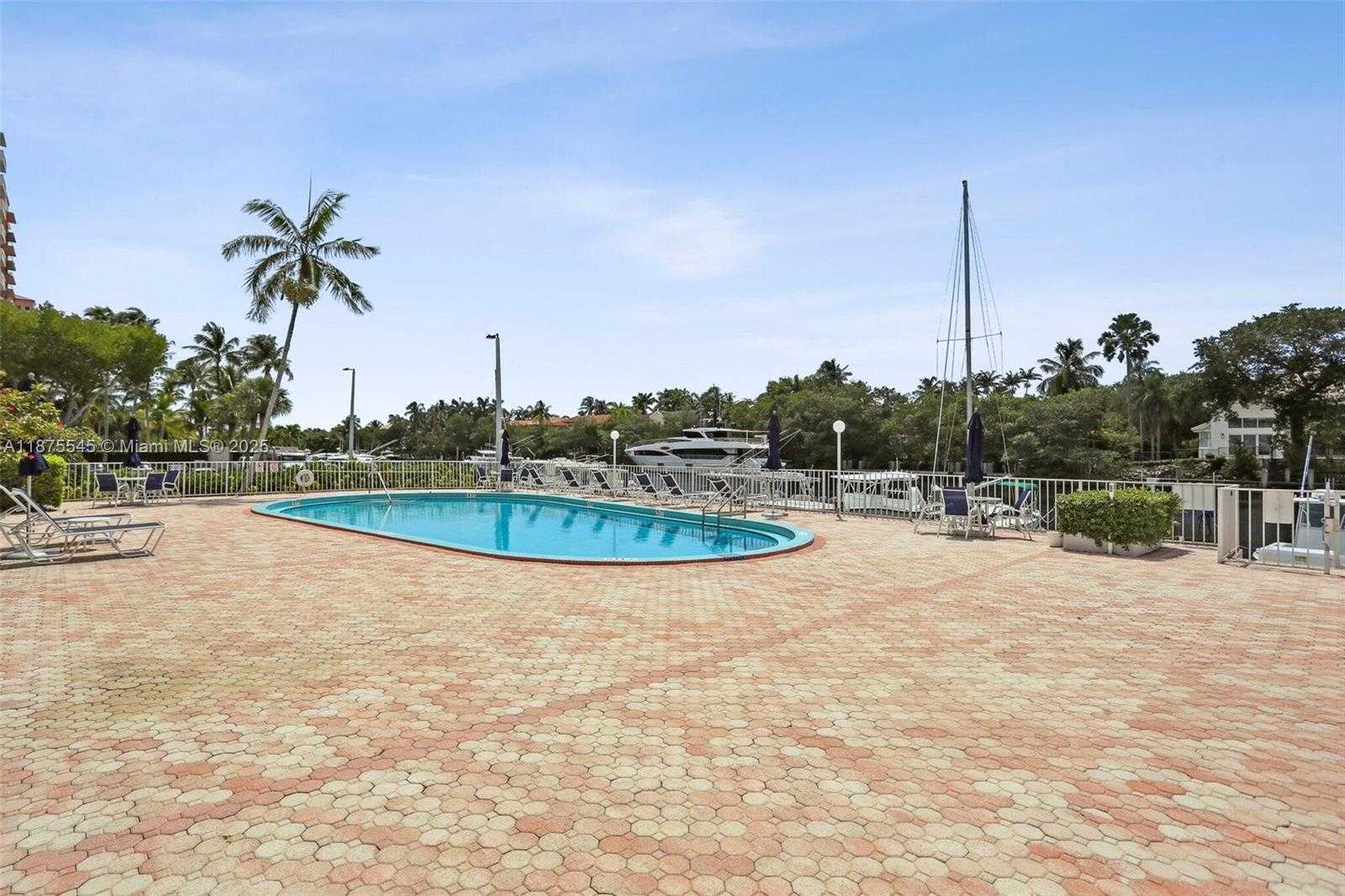 Small Image of 100 EDGEWATER DR #142, Coral Gables Number 18