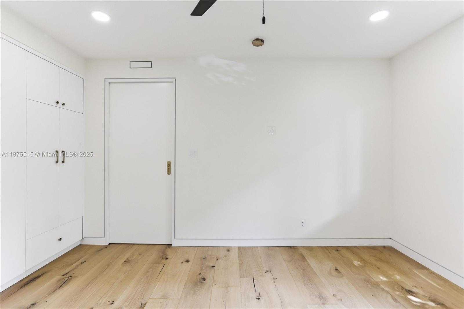 Small Image of 100 EDGEWATER DR #142, Coral Gables Number 30