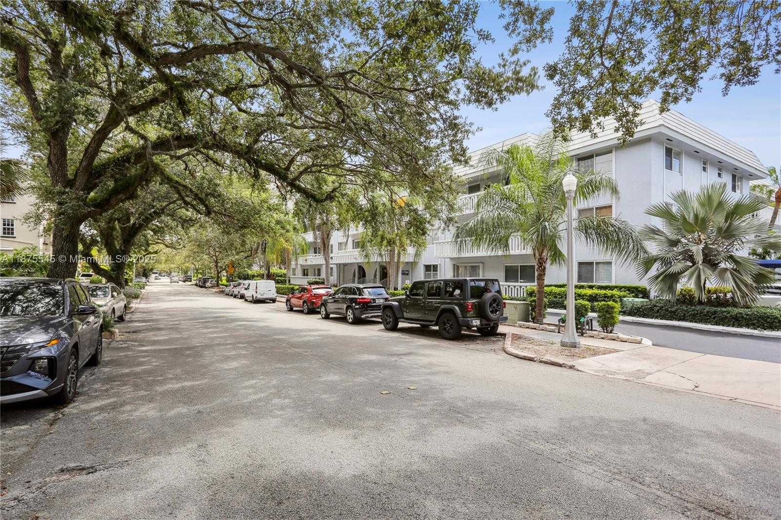 Small Image of 100 EDGEWATER DR #142, Coral Gables Number 32
