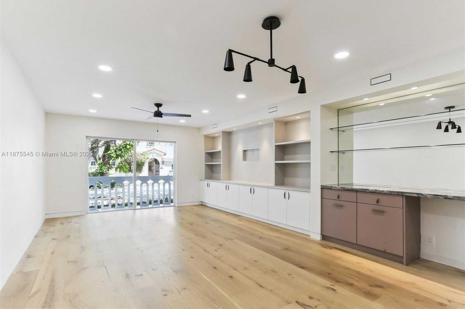 Small Image of 100 EDGEWATER DR #142, Coral Gables Number 5