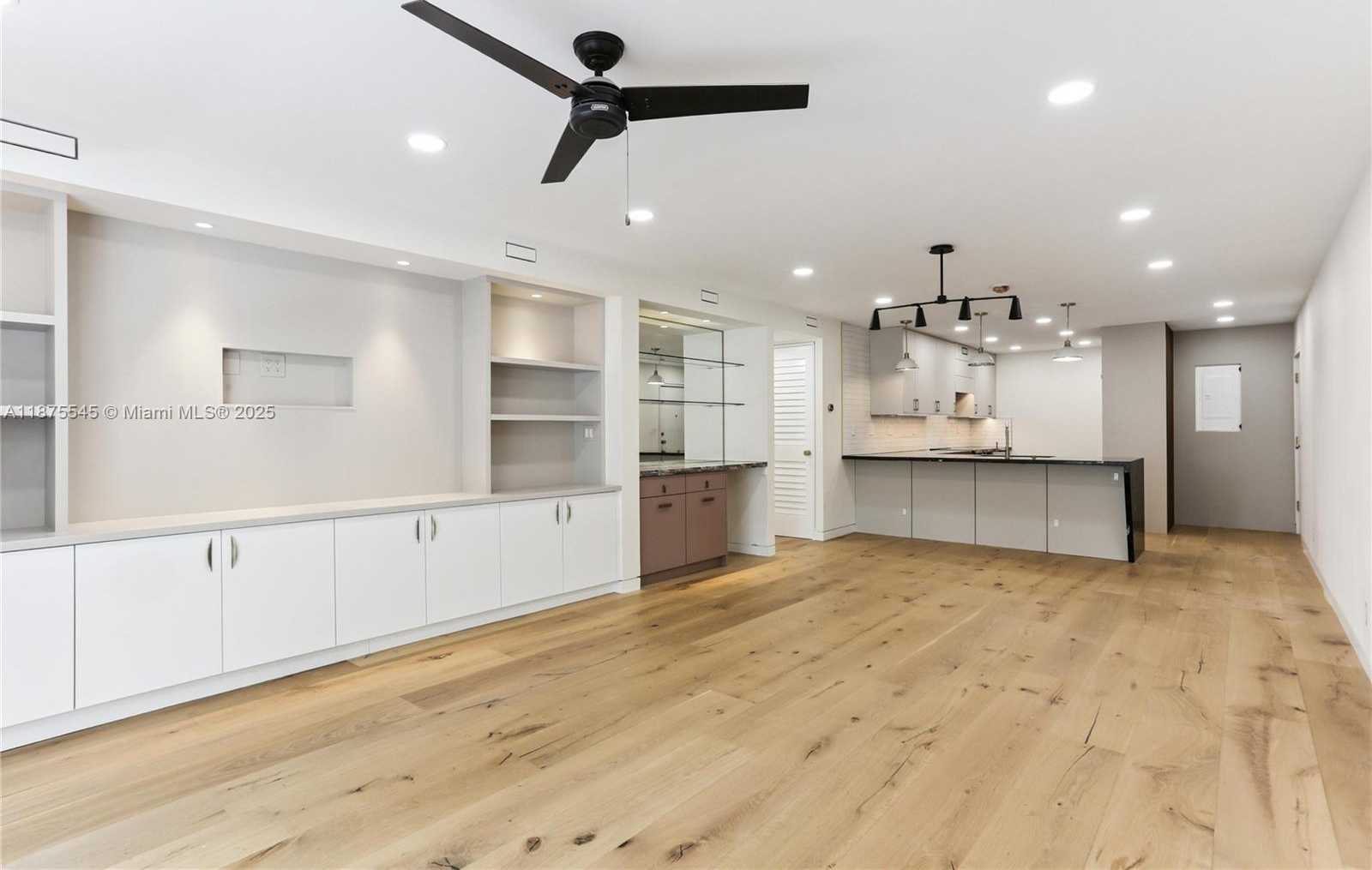 Small Image of 100 EDGEWATER DR #142, Coral Gables Number 7