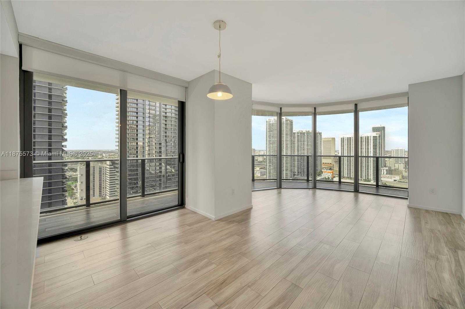 Small Image of 801 SOUTH MIAMI AVE #2909, Miami Number 3