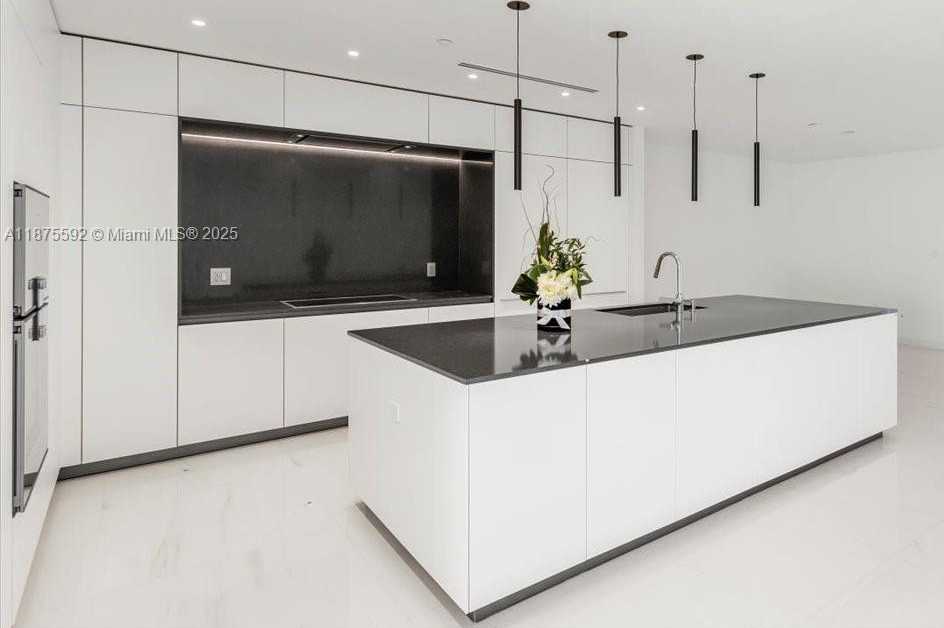 Small Image of 300 BISCAYNE BLVD WAY #5002 Duplex, Miami Number 21