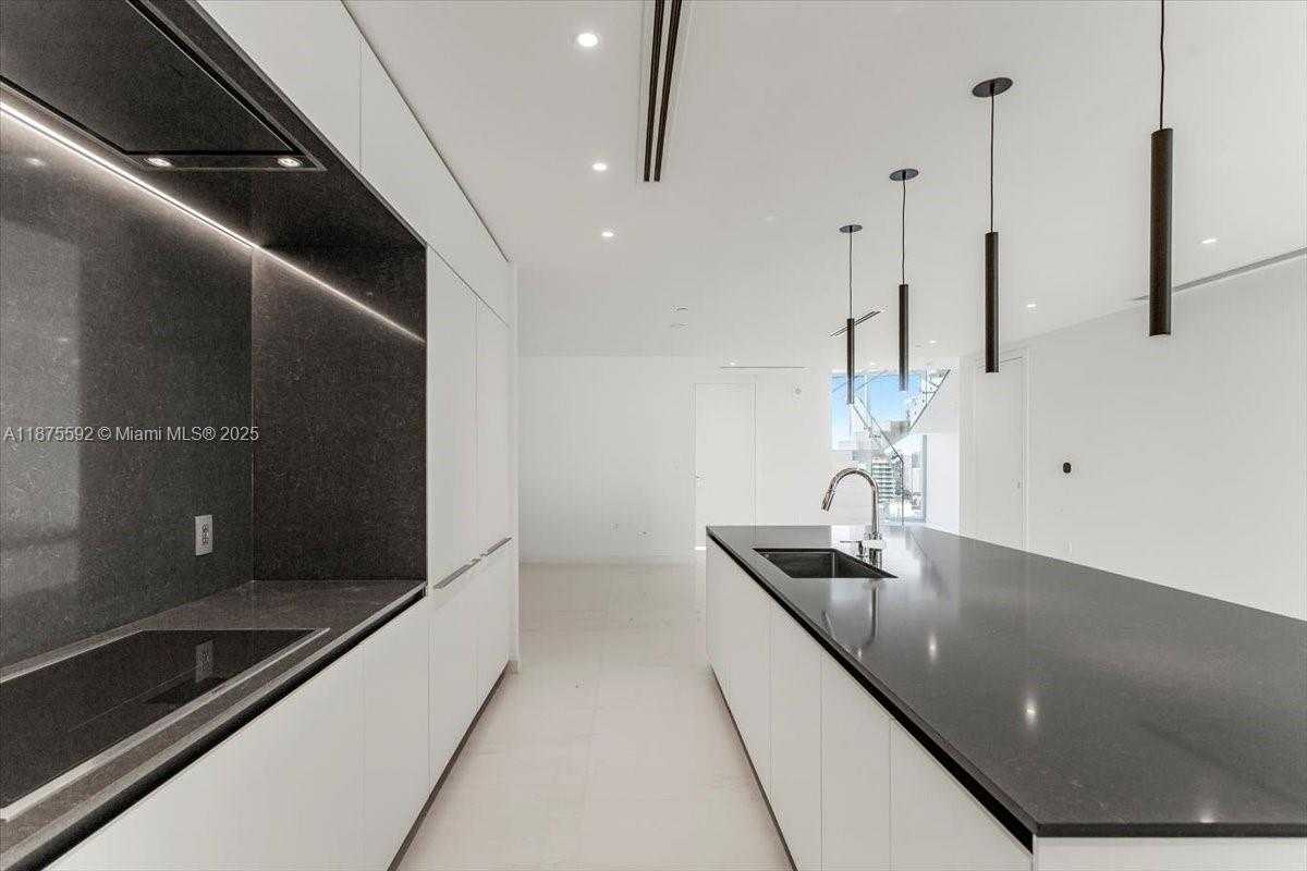 Small Image of 300 BISCAYNE BLVD WAY #5002 Duplex, Miami Number 22