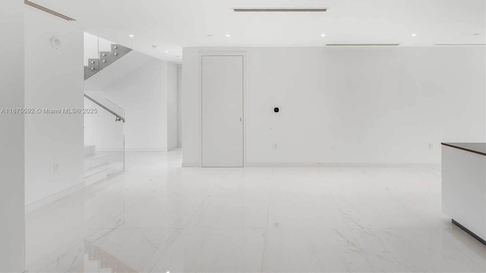 Small Image of 300 BISCAYNE BLVD WAY #5002 Duplex, Miami Number 25