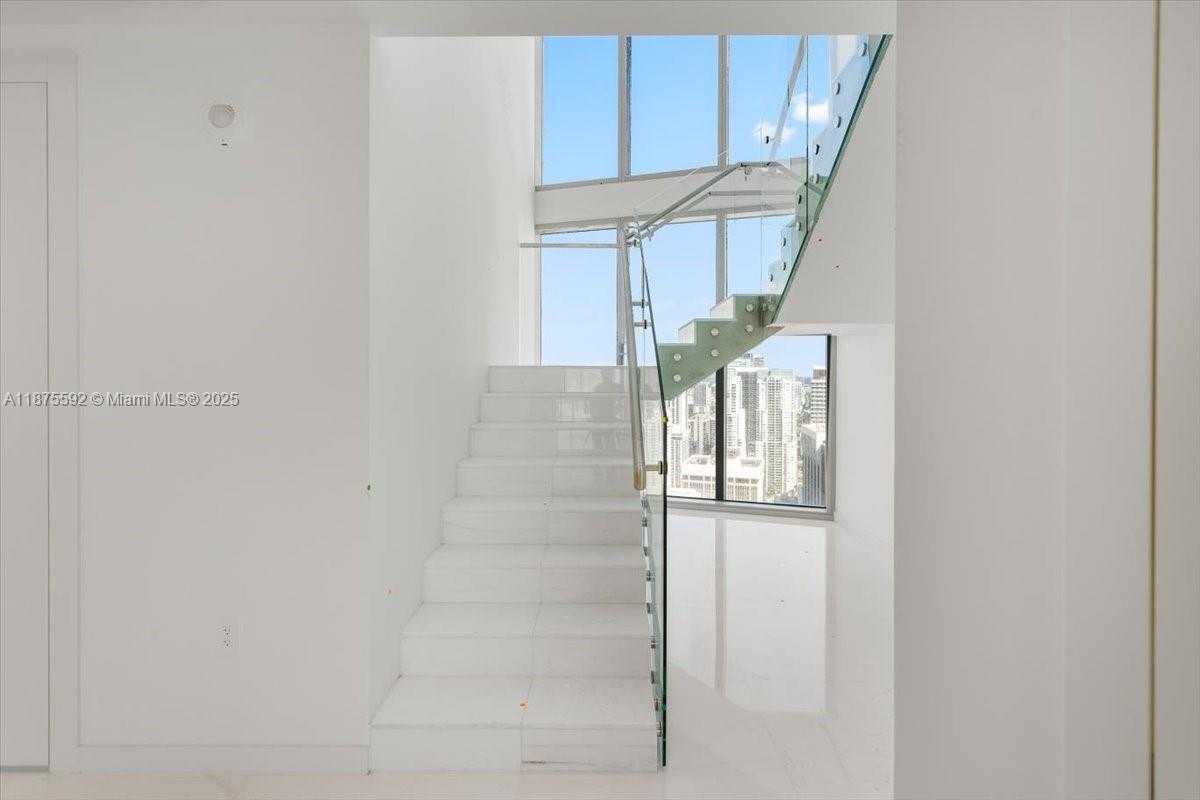 Small Image of 300 BISCAYNE BLVD WAY #5002 Duplex, Miami Number 27
