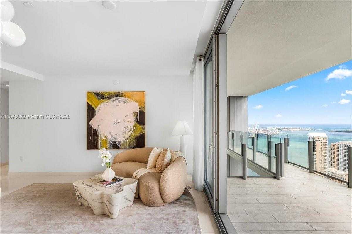 Small Image of 300 BISCAYNE BLVD WAY #5002 Duplex, Miami Number 31