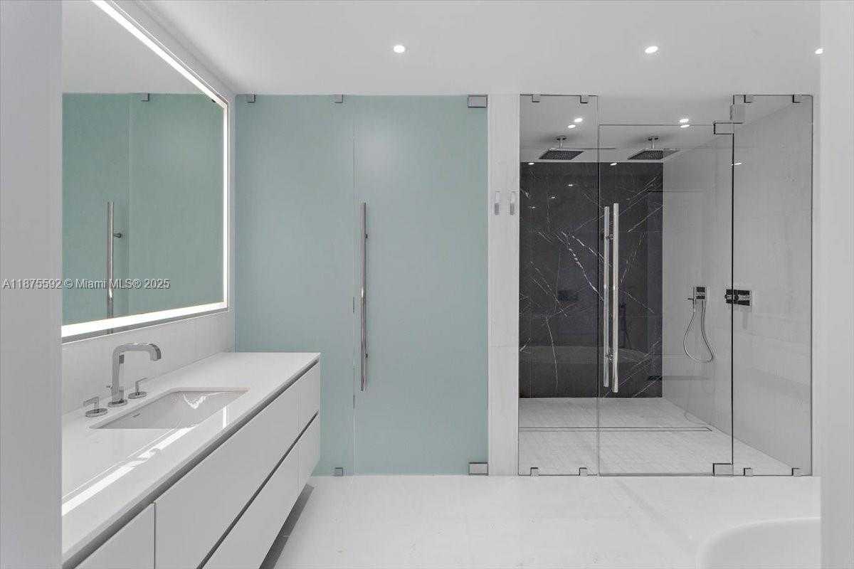 Small Image of 300 BISCAYNE BLVD WAY #5002 Duplex, Miami Number 39