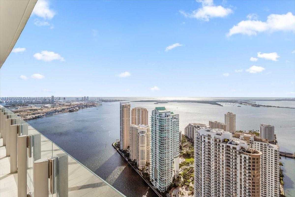 Small Image of 300 BISCAYNE BLVD WAY #5002 Duplex, Miami Number 4