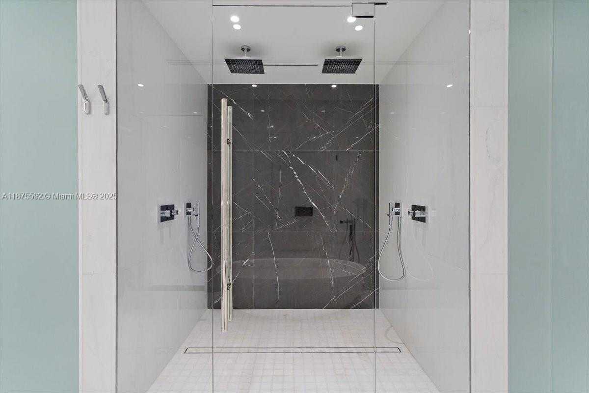 Small Image of 300 BISCAYNE BLVD WAY #5002 Duplex, Miami Number 40