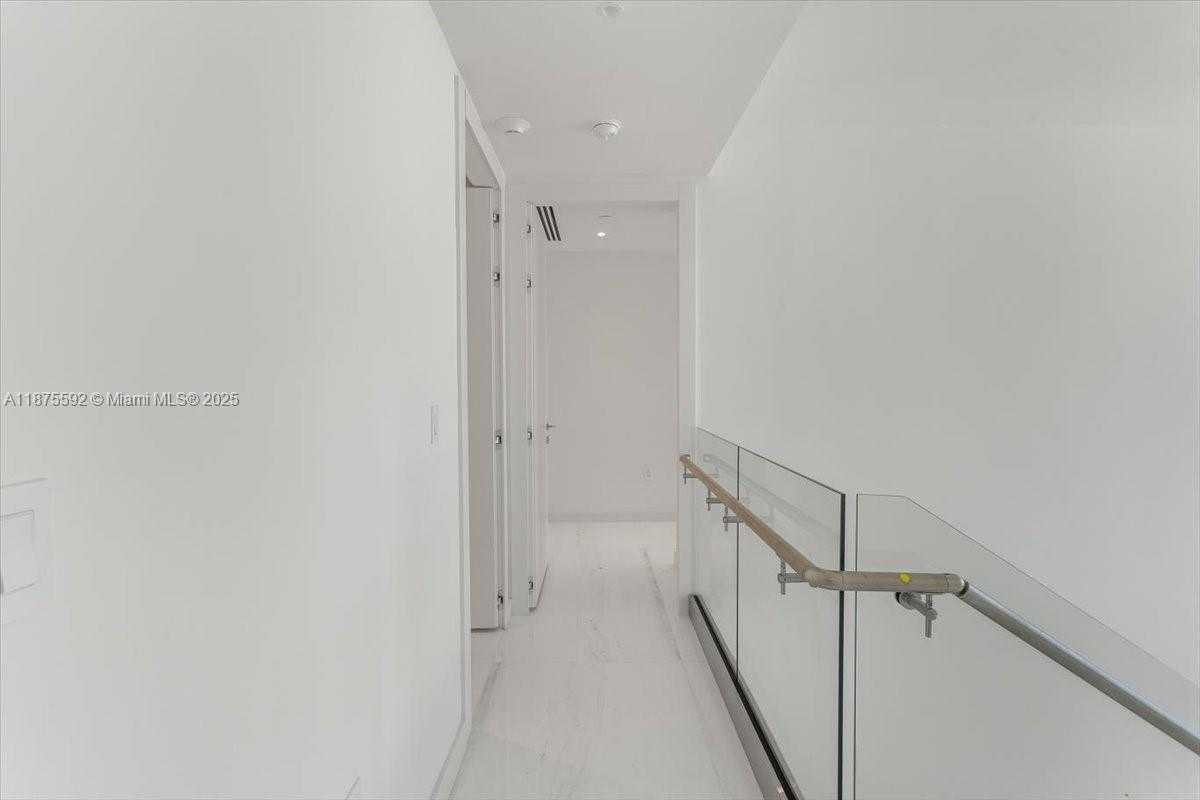 Small Image of 300 BISCAYNE BLVD WAY #5002 Duplex, Miami Number 41