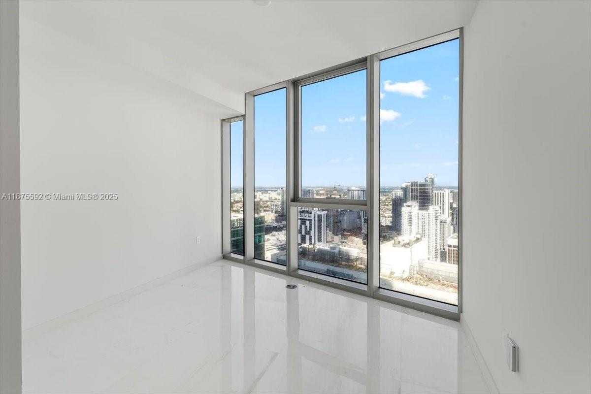 Small Image of 300 BISCAYNE BLVD WAY #5002 Duplex, Miami Number 44