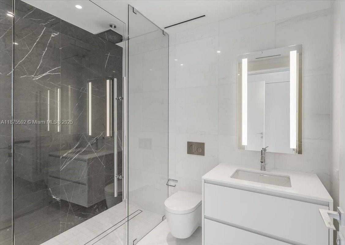 Small Image of 300 BISCAYNE BLVD WAY #5002 Duplex, Miami Number 46