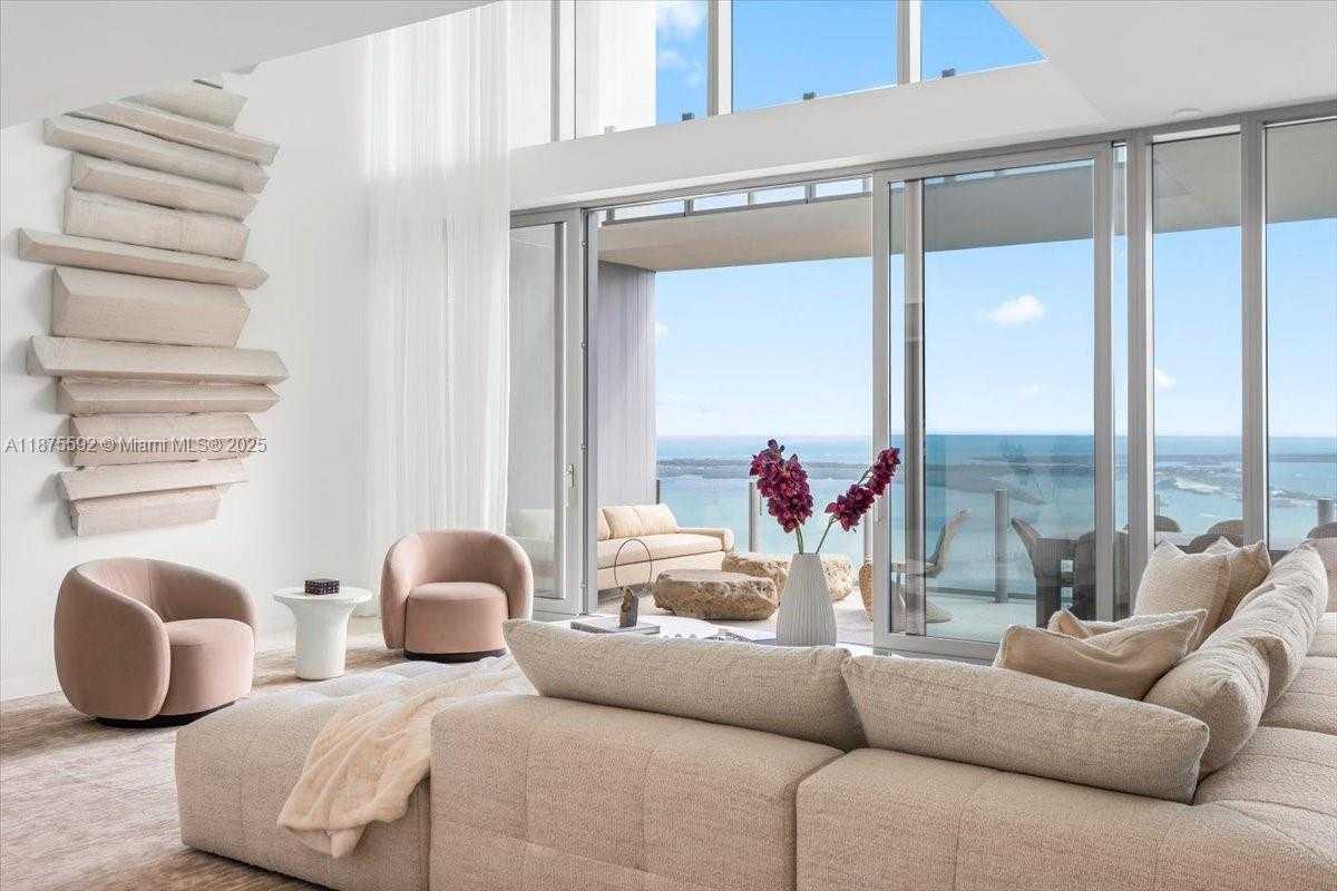 Small Image of 300 BISCAYNE BLVD WAY #5002 Duplex, Miami Number 7