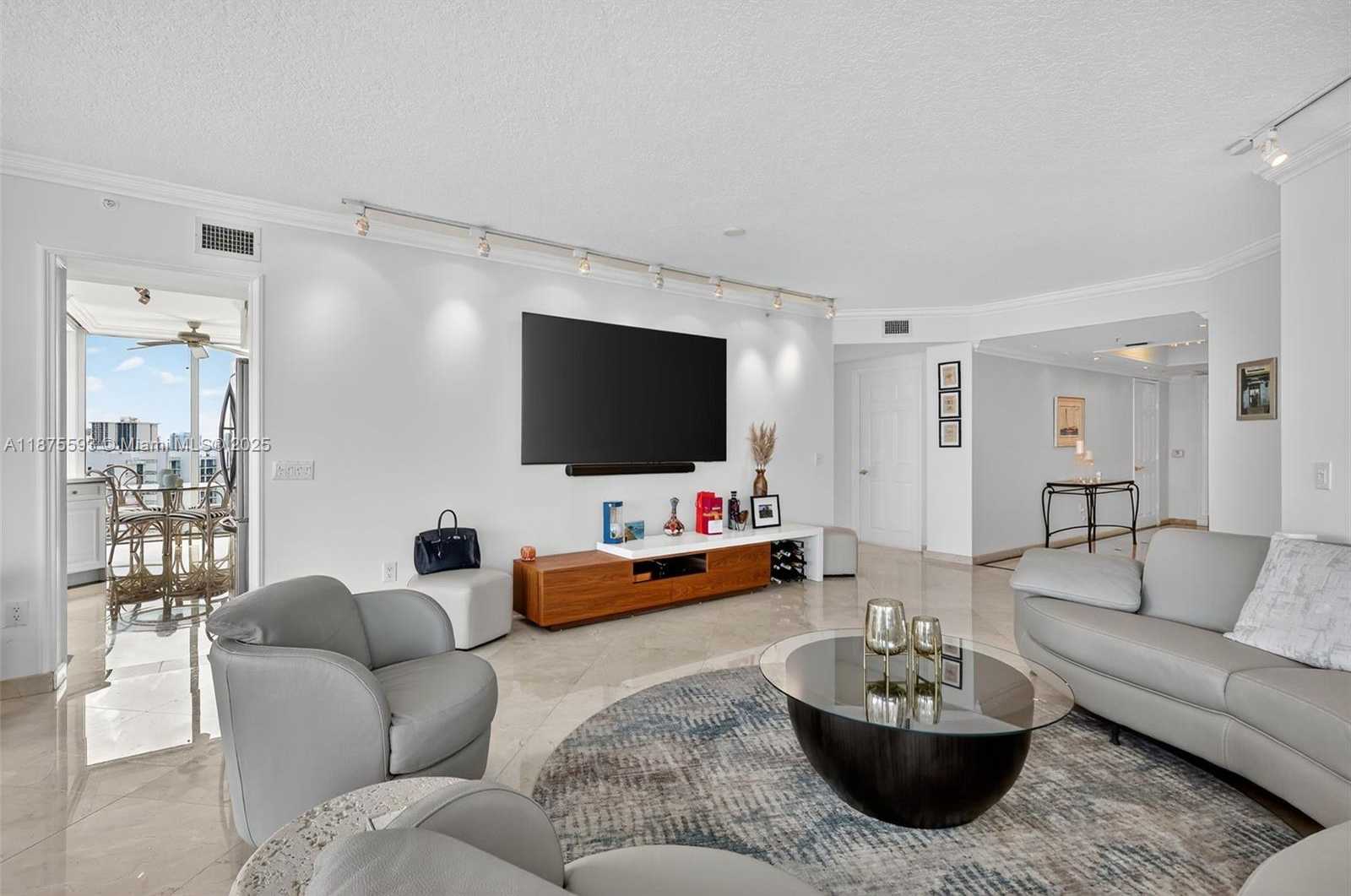 Small Image of 3370 HIDDEN BAY DR #1808, Aventura Number 13