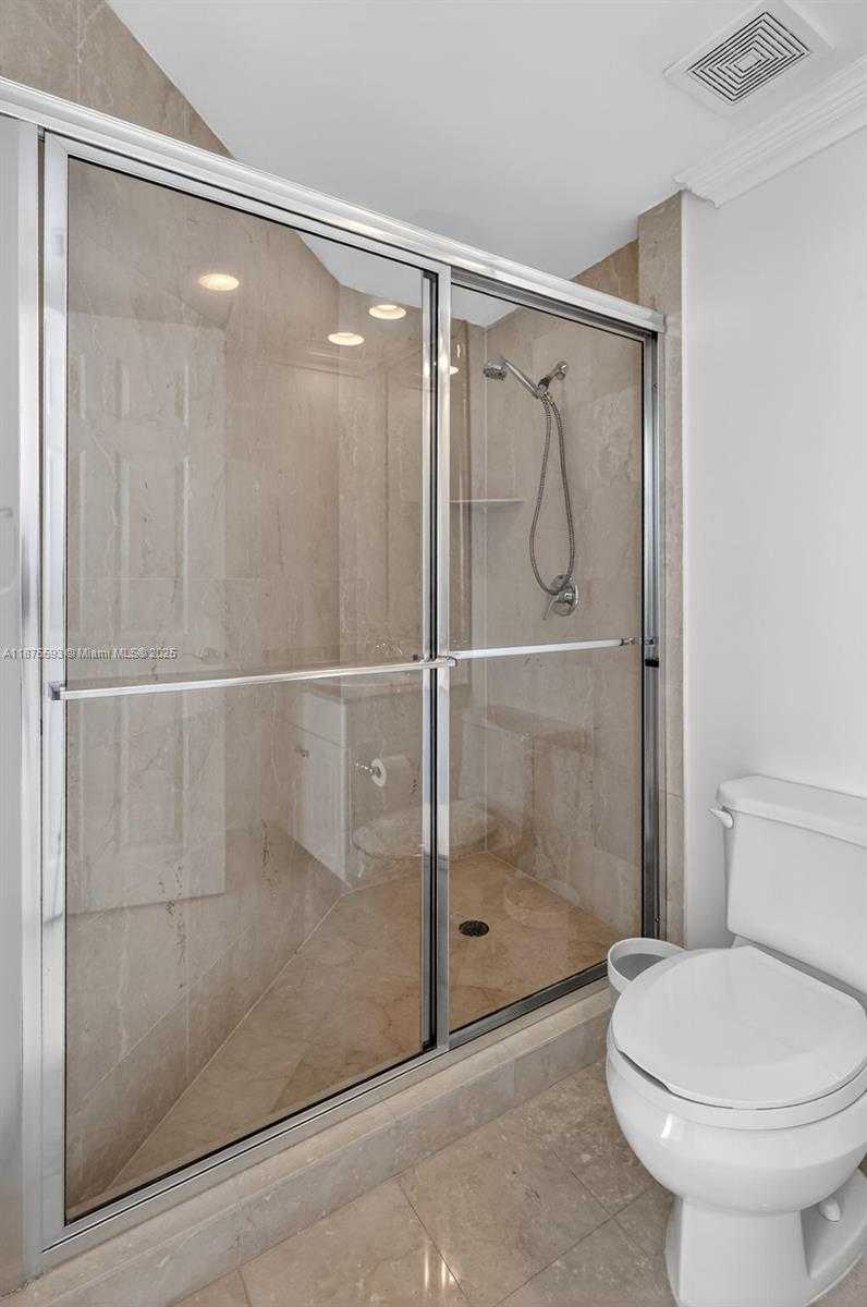 Small Image of 3370 HIDDEN BAY DR #1808, Aventura Number 39