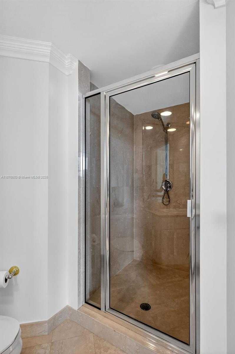 Small Image of 3370 HIDDEN BAY DR #1808, Aventura Number 47