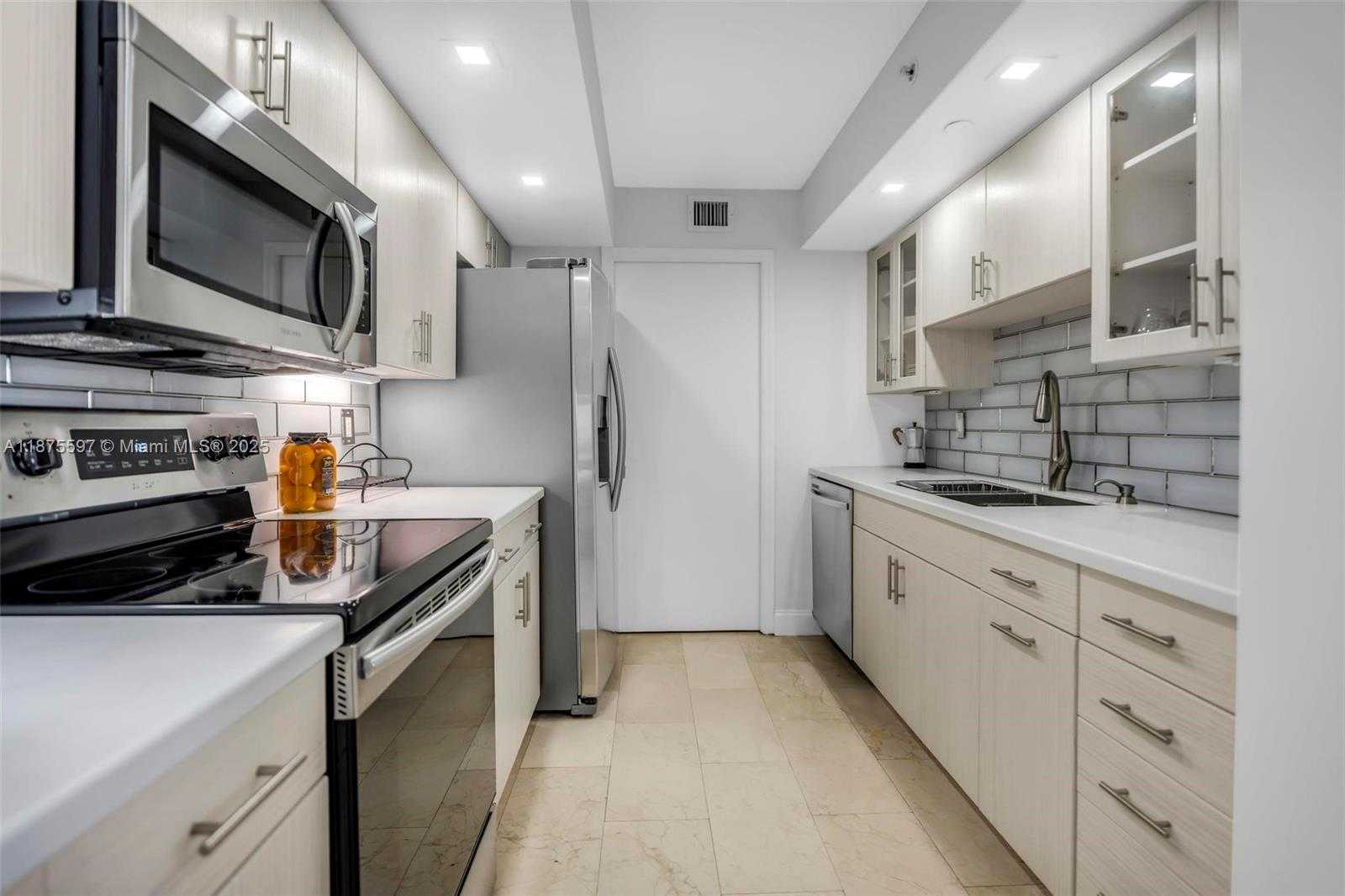 Small Image of 6917 COLLINS AVE #1420, Miami Beach Number 11