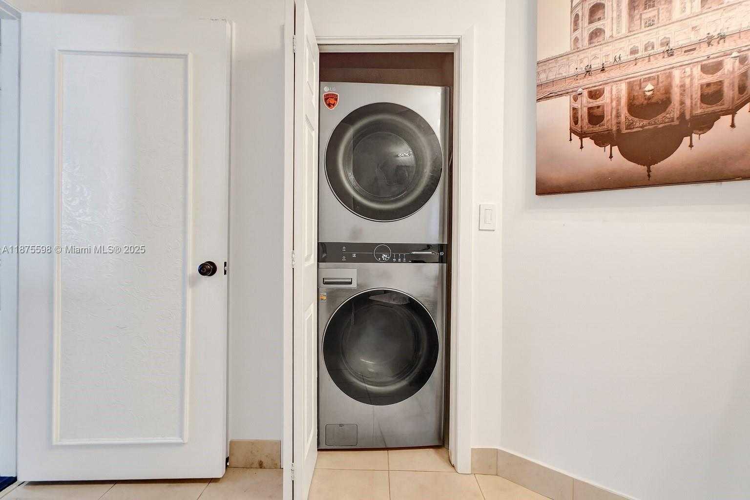 Small Image of 1900 NORTH BAYSHORE DR #3207, Miami Number 10