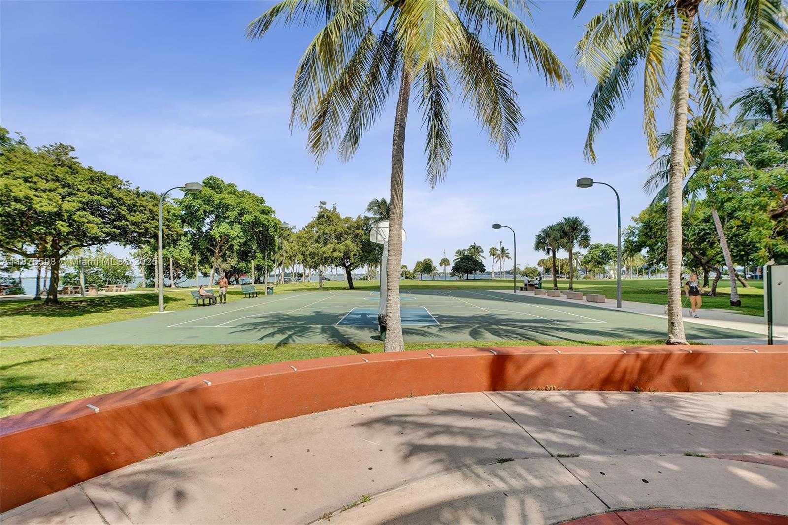 Small Image of 1900 NORTH BAYSHORE DR #3207, Miami Number 21