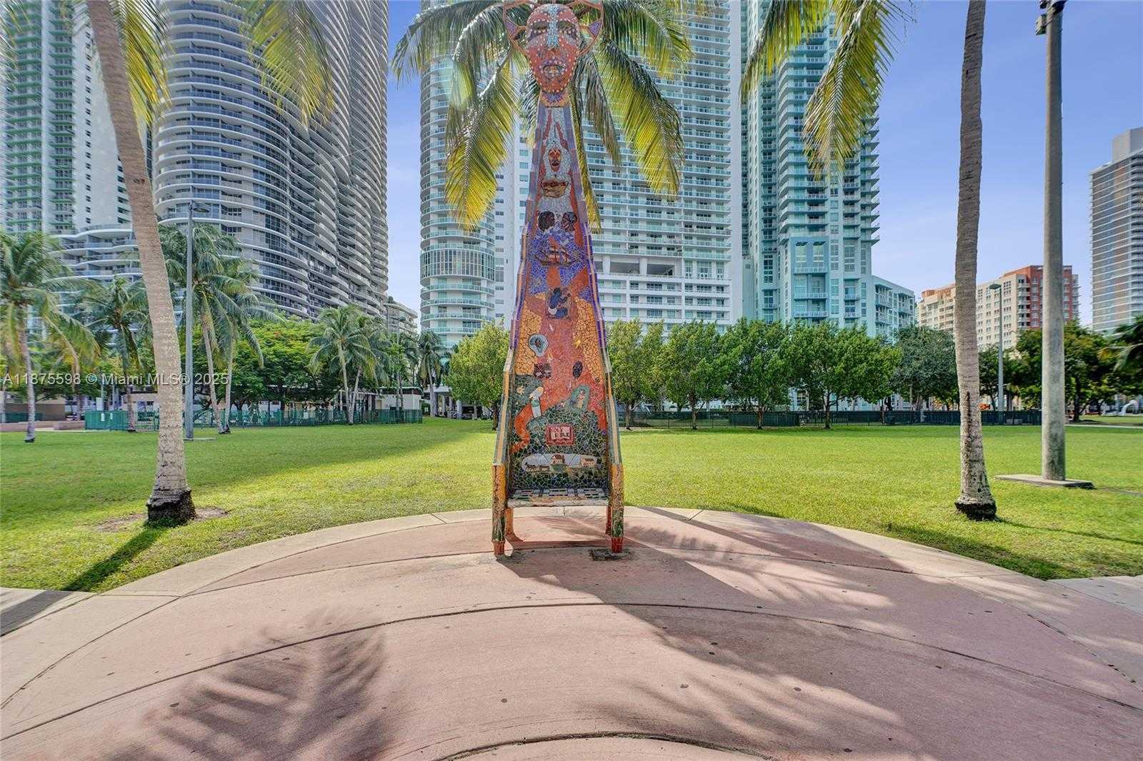 Small Image of 1900 NORTH BAYSHORE DR #3207, Miami Number 26