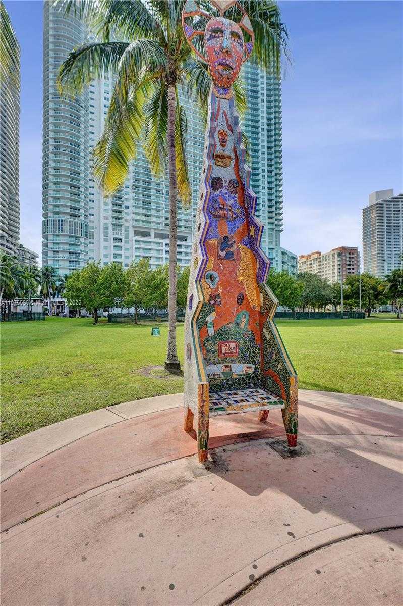 Small Image of 1900 NORTH BAYSHORE DR #3207, Miami Number 27