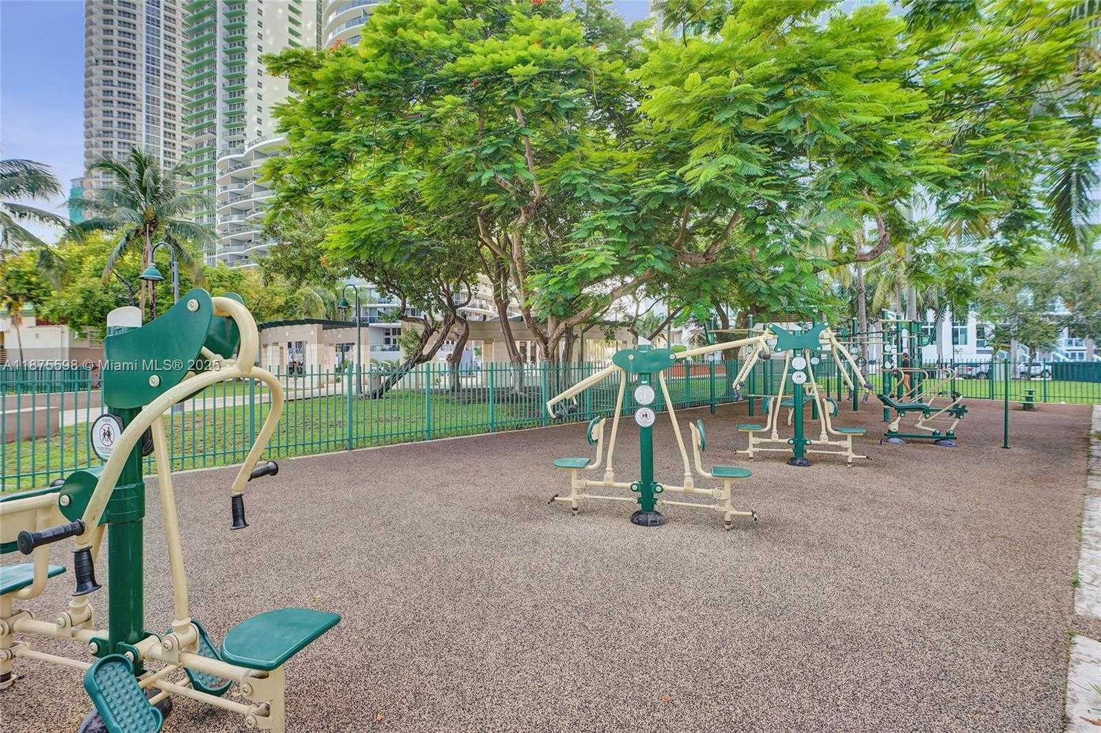 Small Image of 1900 NORTH BAYSHORE DR #3207, Miami Number 31