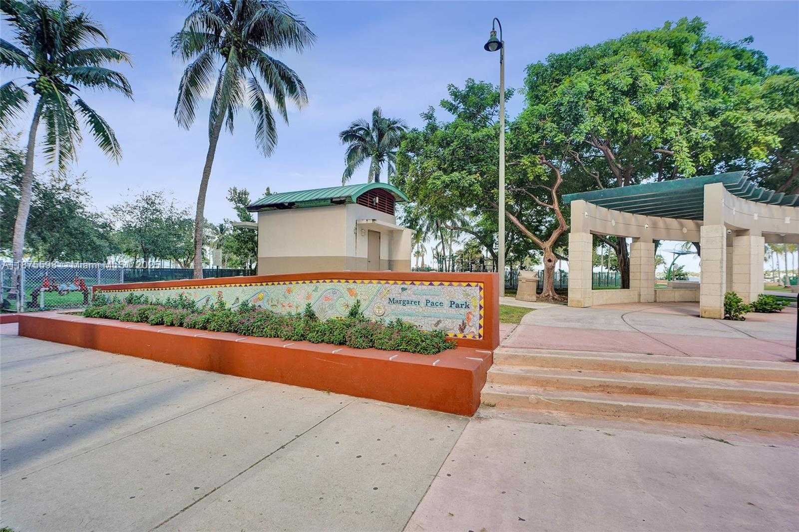 Small Image of 1900 NORTH BAYSHORE DR #3207, Miami Number 34
