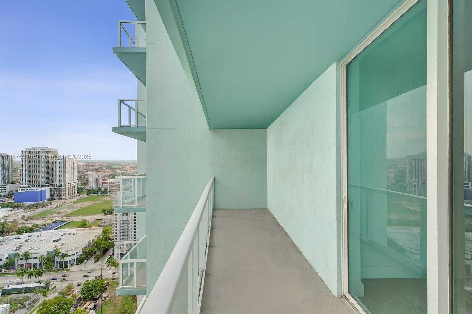 Small Image of 1900 NORTH BAYSHORE DR #3207, Miami Number 6