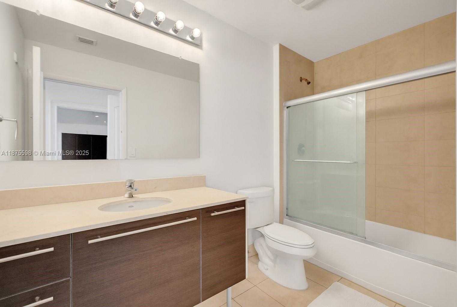Small Image of 1900 NORTH BAYSHORE DR #3207, Miami Number 8