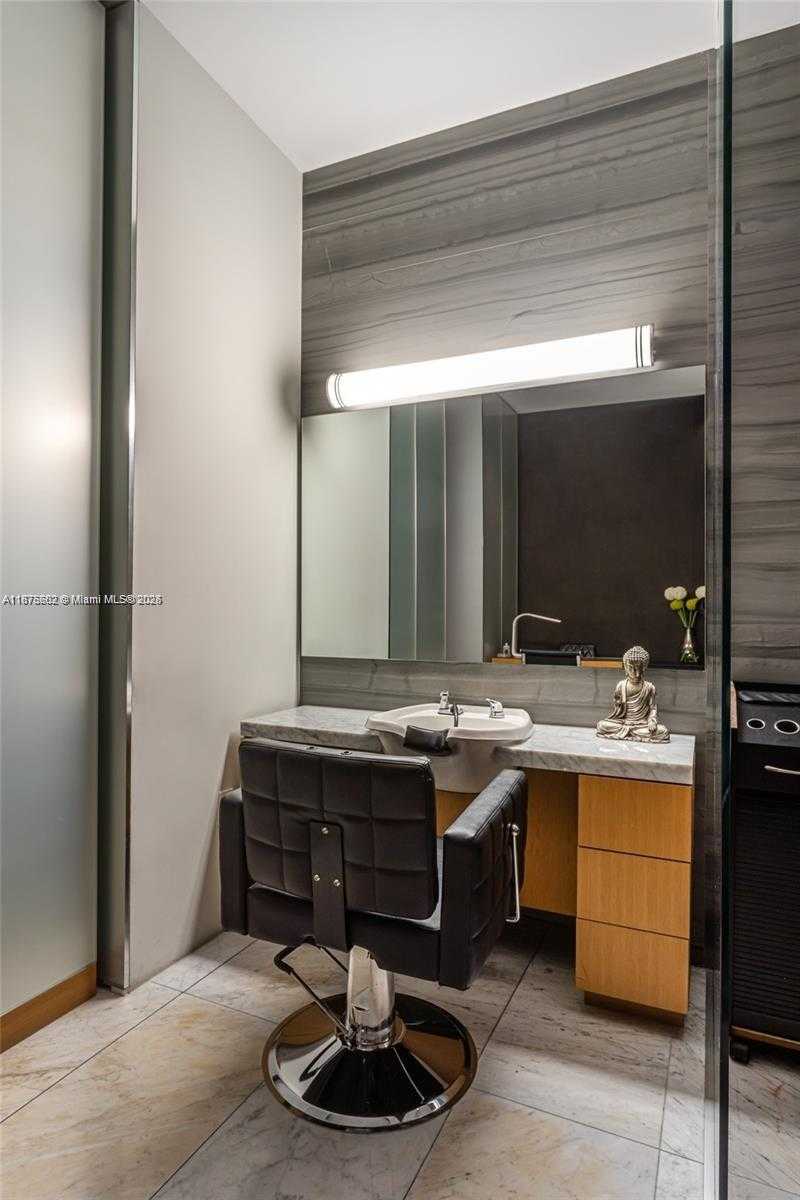 Small Image of 88 SOUTH WEST 7TH ST #2204, Miami Number 51
