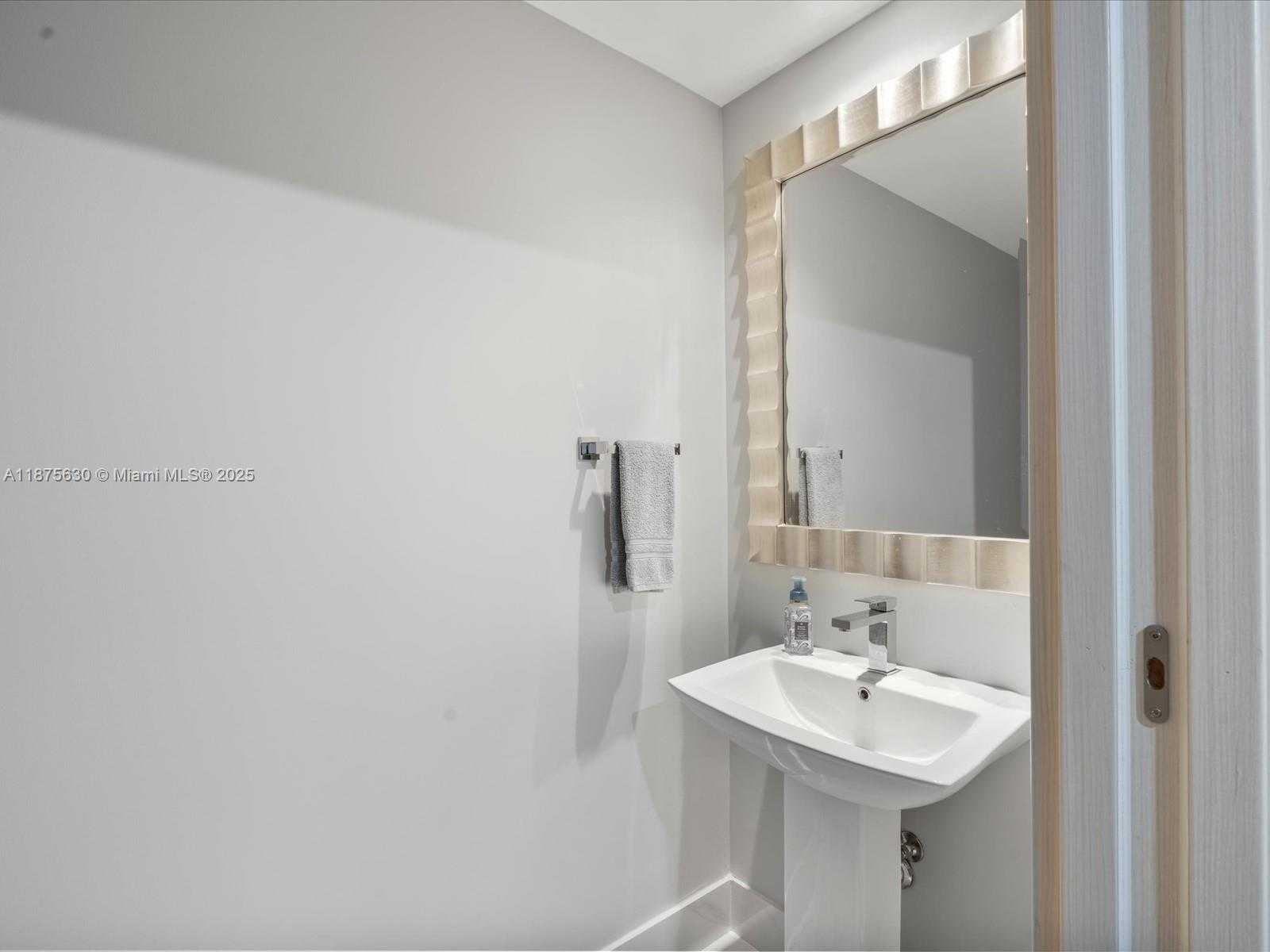Small Image of 801 SOUTH MIAMI AVE #4402, Miami Number 18