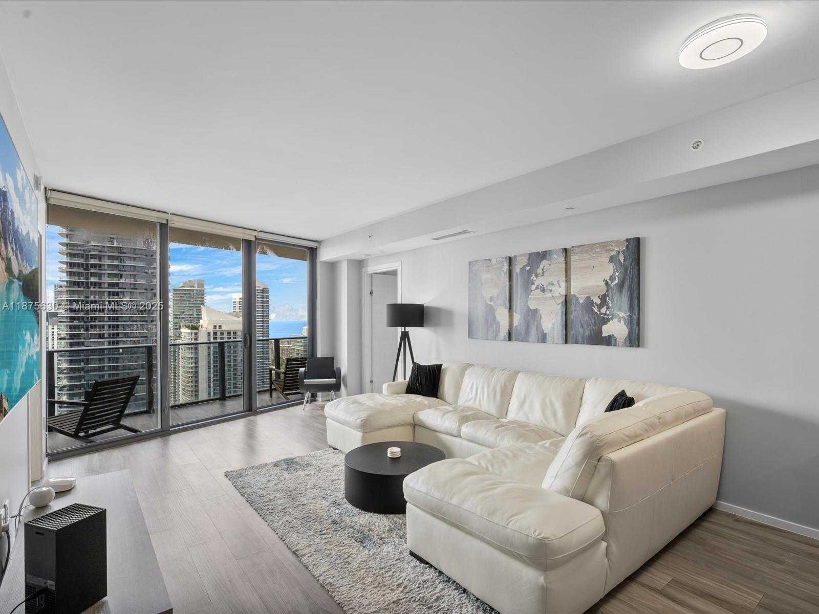 Small Image of 801 SOUTH MIAMI AVE #4402, Miami Number 9