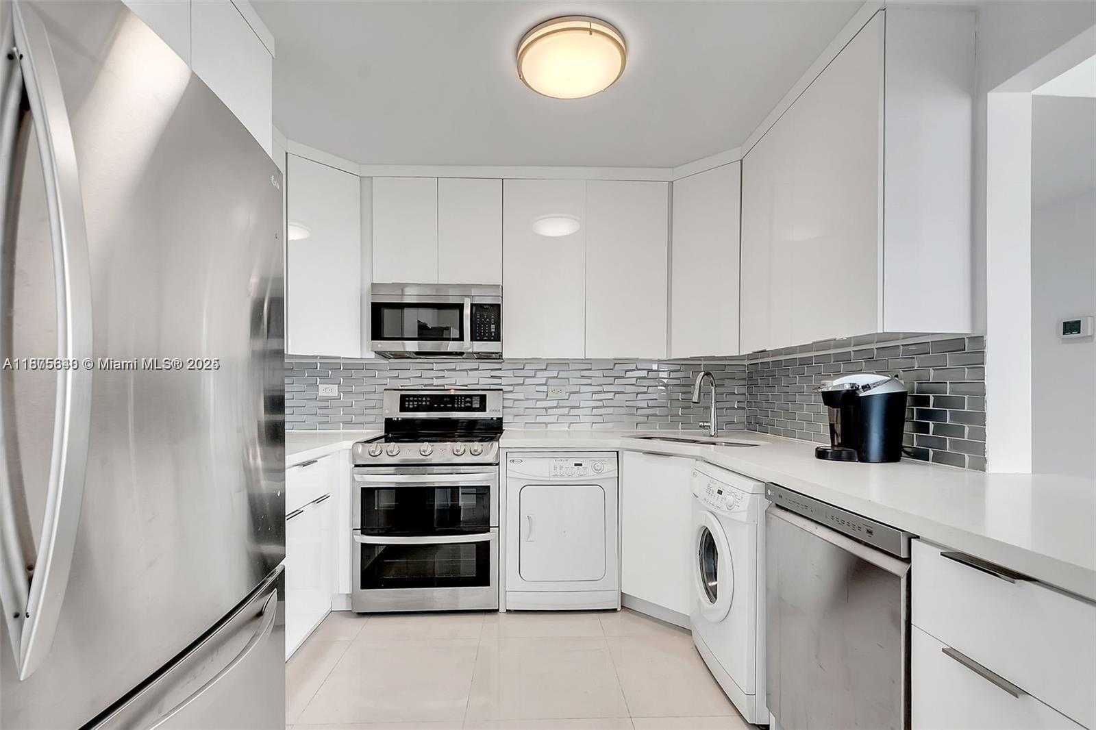 Small Image of 5601 COLLINS AVE #925, Miami Beach Number 10