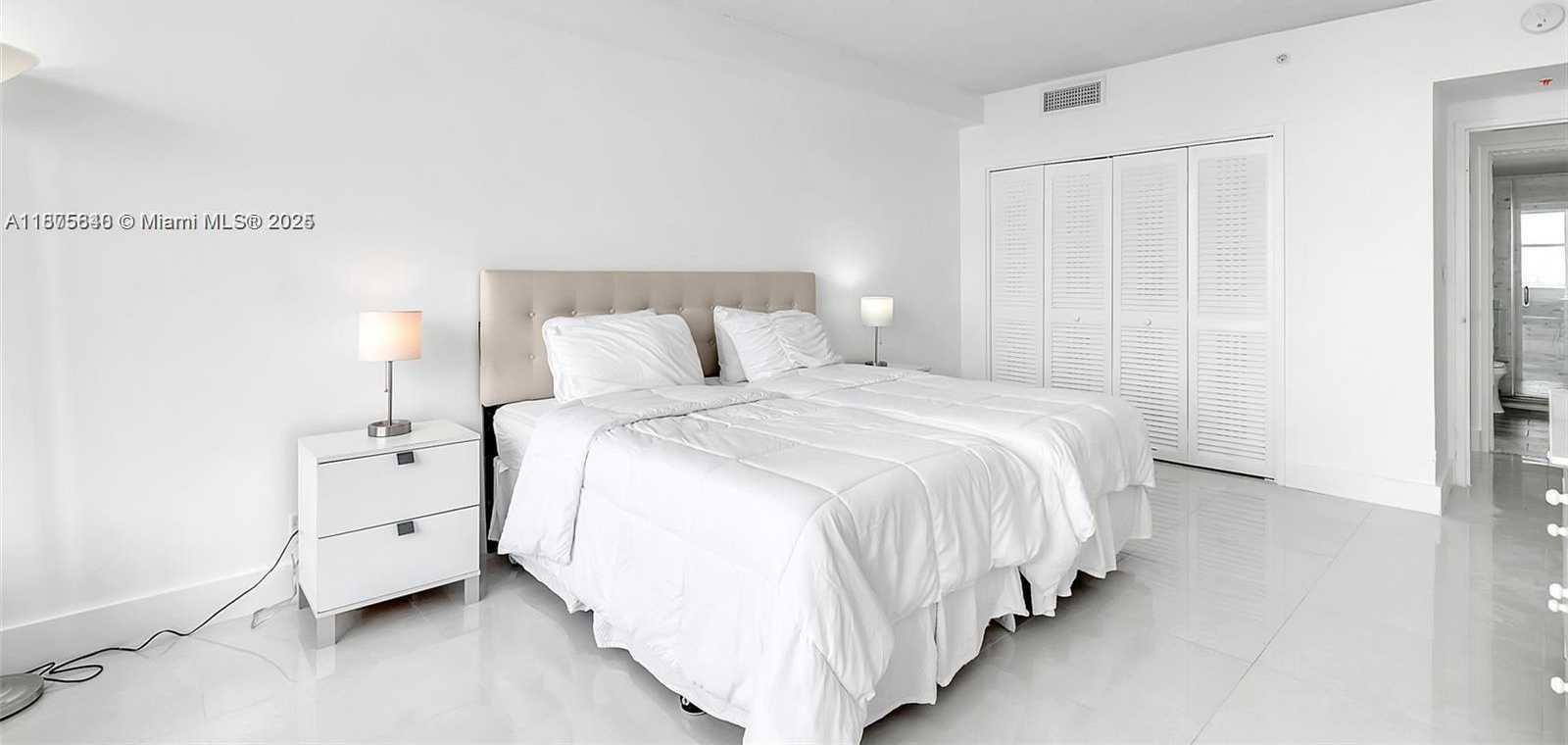 Small Image of 5601 COLLINS AVE #925, Miami Beach Number 17