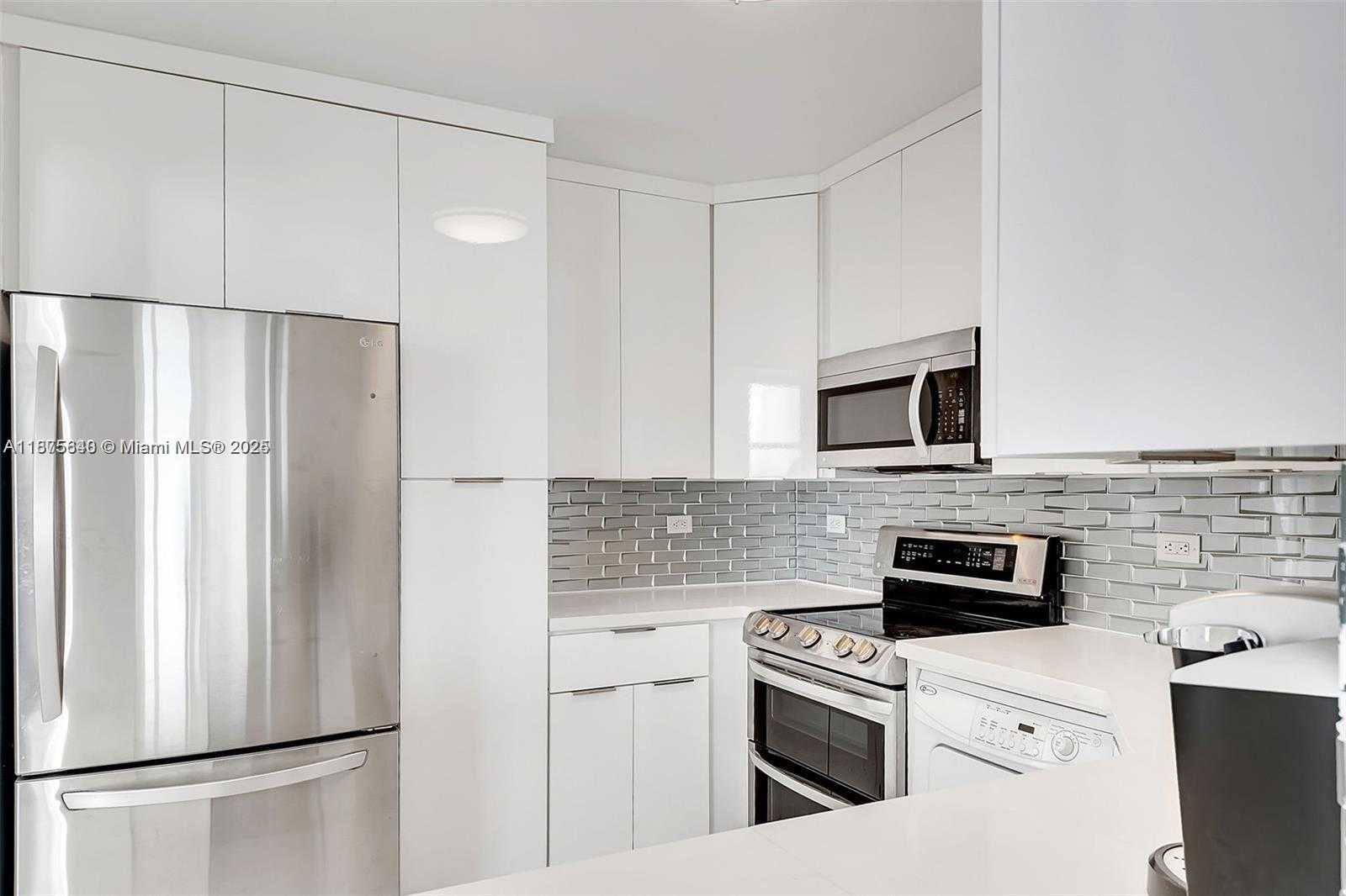 Small Image of 5601 COLLINS AVE #925, Miami Beach Number 9