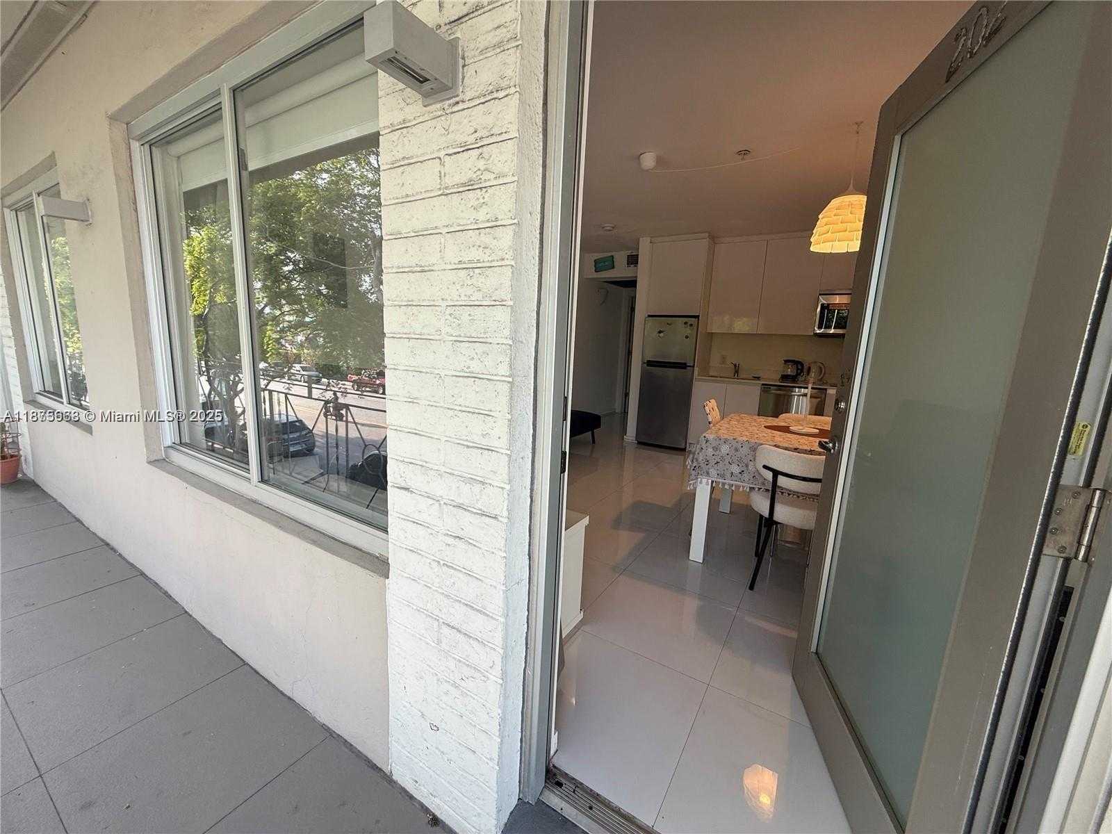 Small Image of 801 15TH ST #202, Miami Beach Number 11