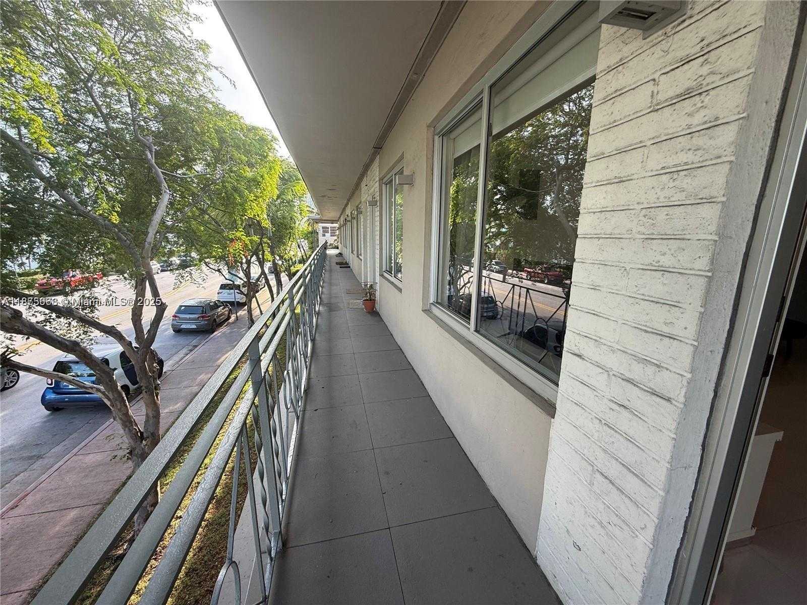 Small Image of 801 15TH ST #202, Miami Beach Number 14