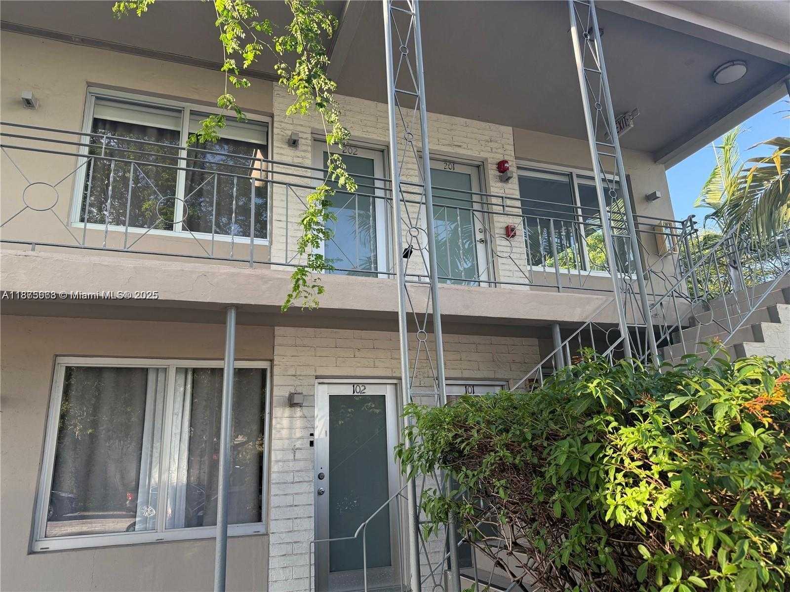 Small Image of 801 15TH ST #202, Miami Beach Number 15